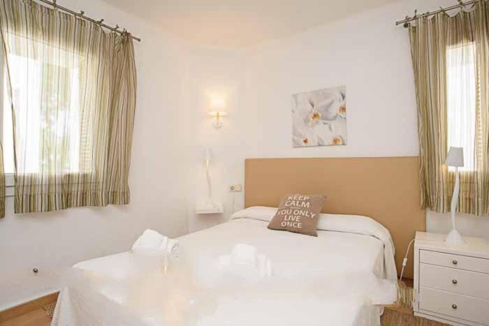 Cala Serena Apartment Sleeps 6 Pool Air Con المظهر الخارجي الصورة